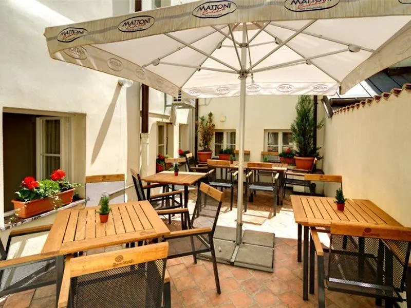 Red Lion Hotel Prague