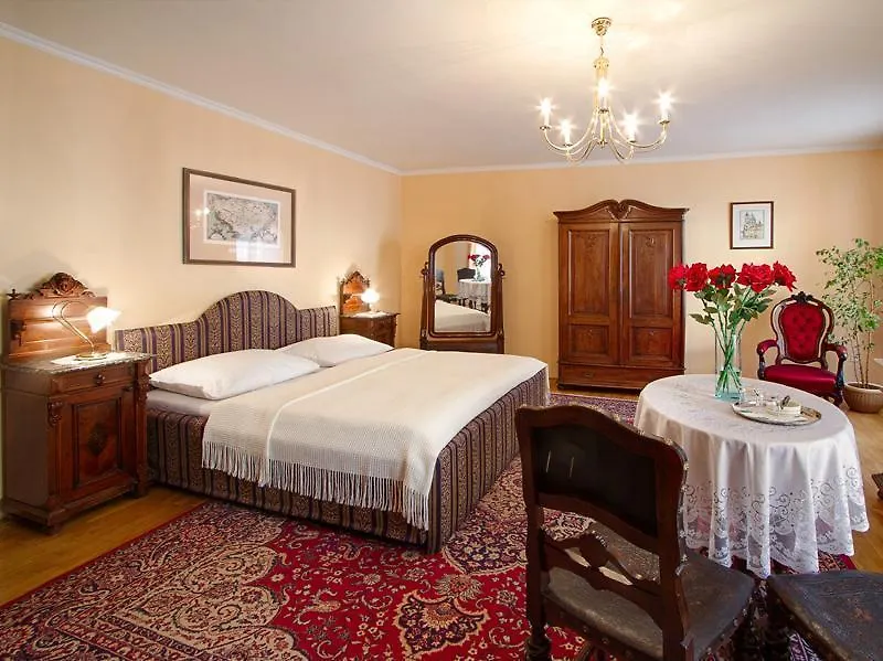 Red Lion Hotel Prague 4*,