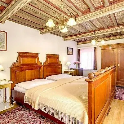 Red Lion Hotel Prague 4*,