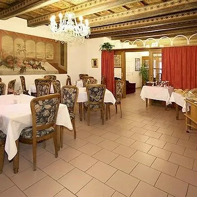 Red Lion Hotel Prague