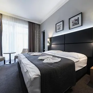 Noir Hotel