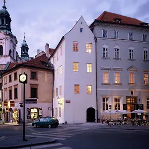 U Tří Bubnů Hotel